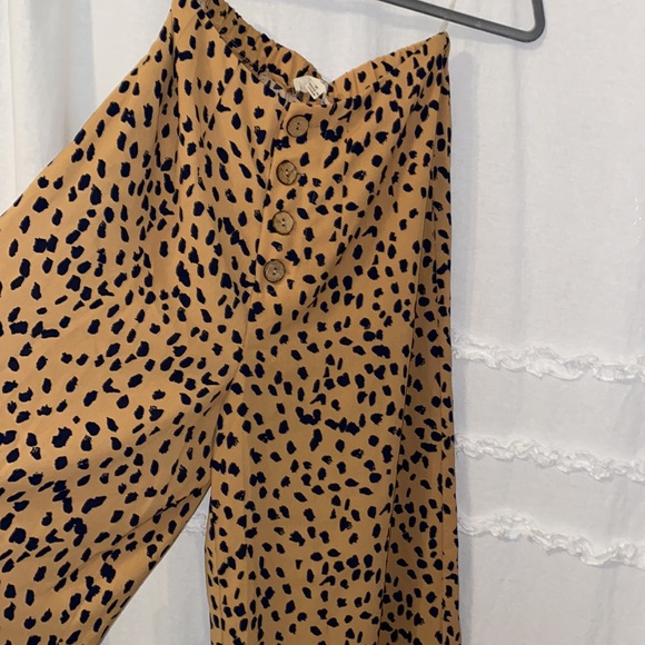 Cropped Wide Leg Animal Print Pants - Picture 2 of 4